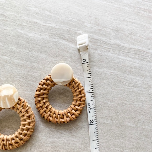 straw rattan circle earrings with marble stone - Picture 6 of 6